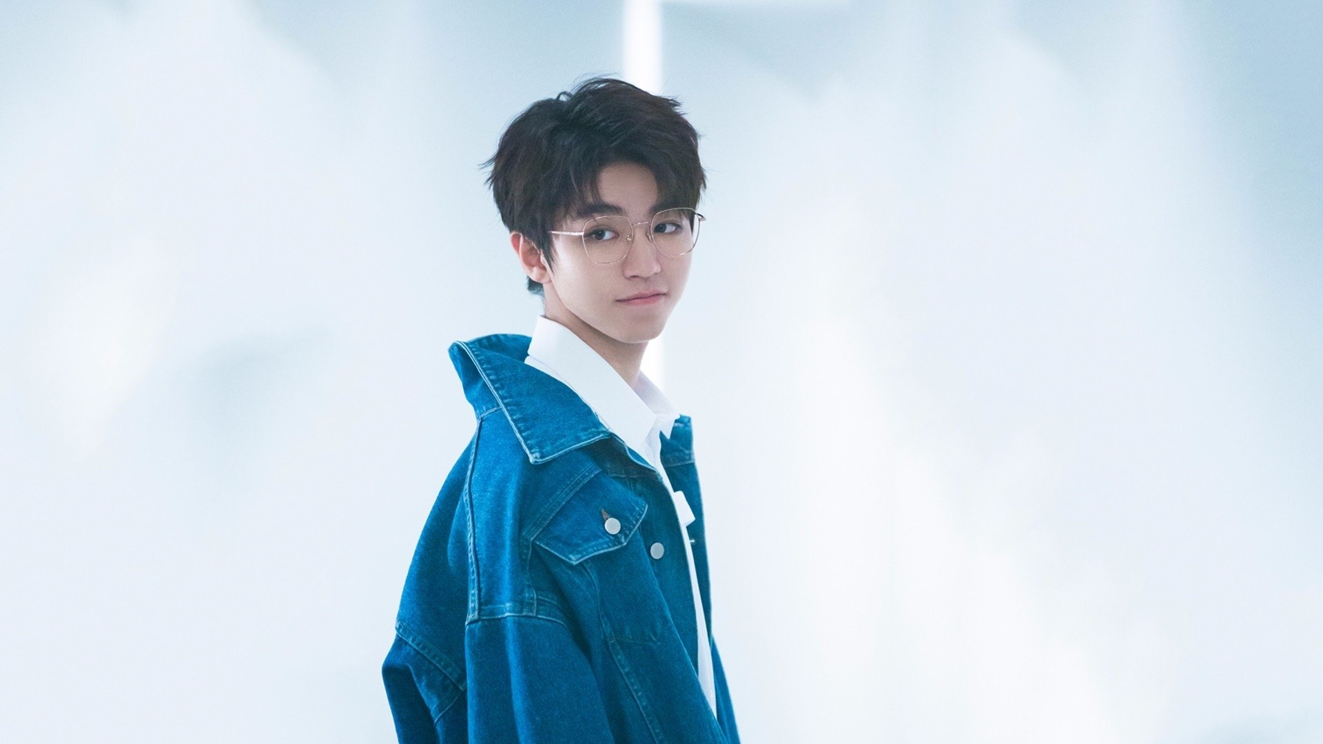 边锋突破次数是否与中路传球比例呈反向波动,边锋 升级