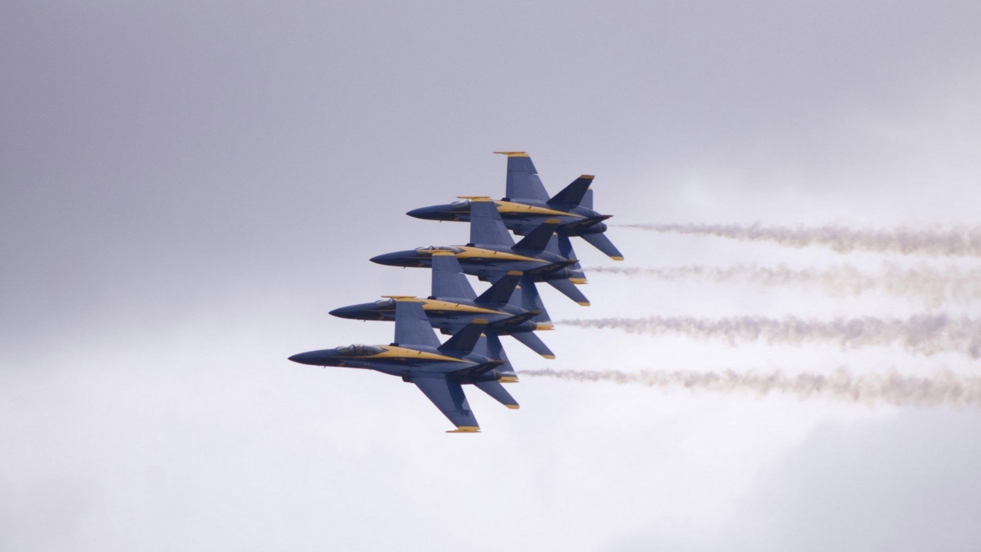 特色足球文化在国际博览会上亮相，推进文化交流与合作，足球文化馆